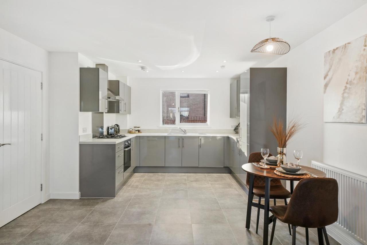 Luxury Apartment At Holt House Milton Keynes Kültér fotó