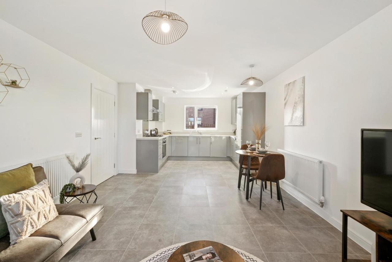 Luxury Apartment At Holt House Milton Keynes Kültér fotó